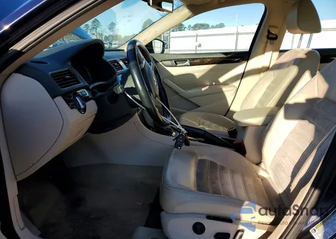 2014 Volkswagen Passat Sel z USA, uszkodzony, nr VIN 1VWCS7A37EC033332